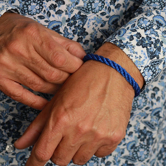 Segeltauarmband mit integrierter Frequenztechnologie