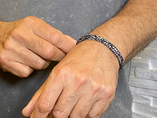 Segeltauarmband mit integrierter Frequenztechnologie