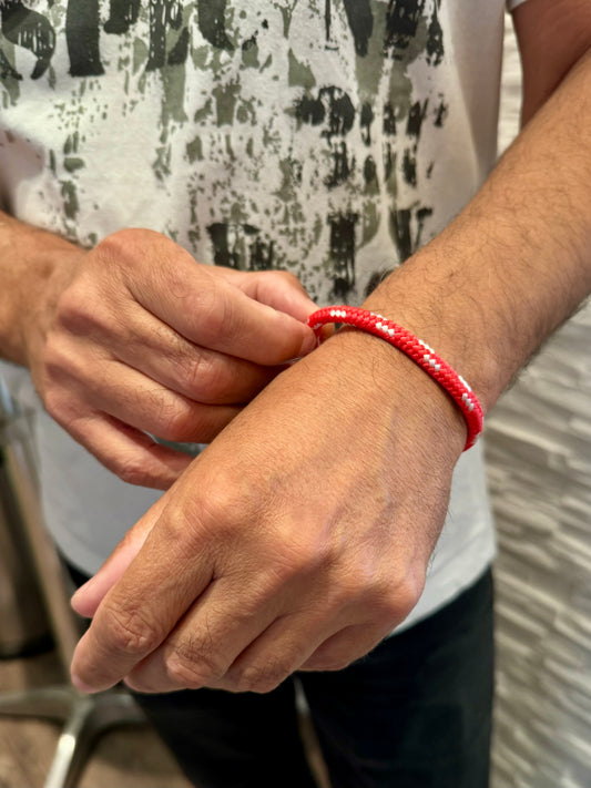 Segeltauarmband mit integrierter Frequenztechnologie