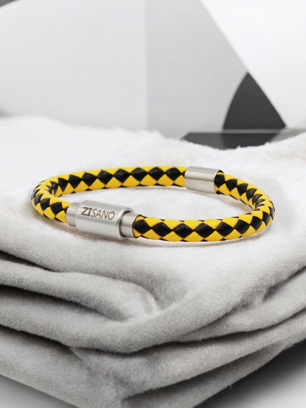 Lederarmband mit integrierter Frequenztechnologie