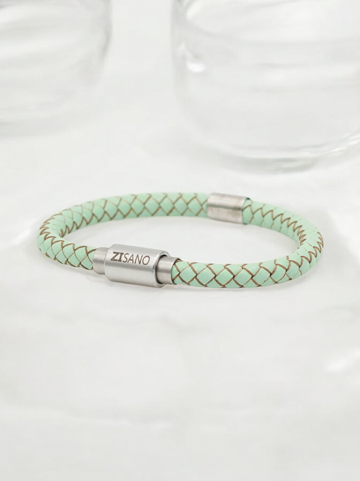 Lederarmband mit integrierter Frequenztechnologie