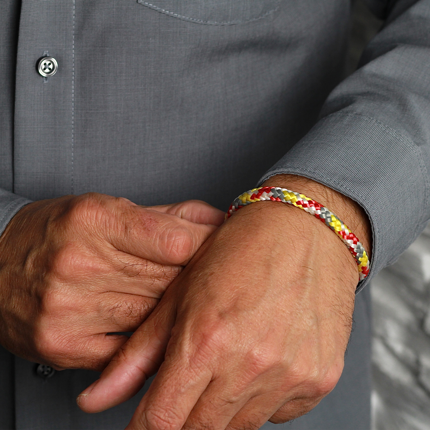 Segeltauarmband mit integrierter Frequenztechnologie