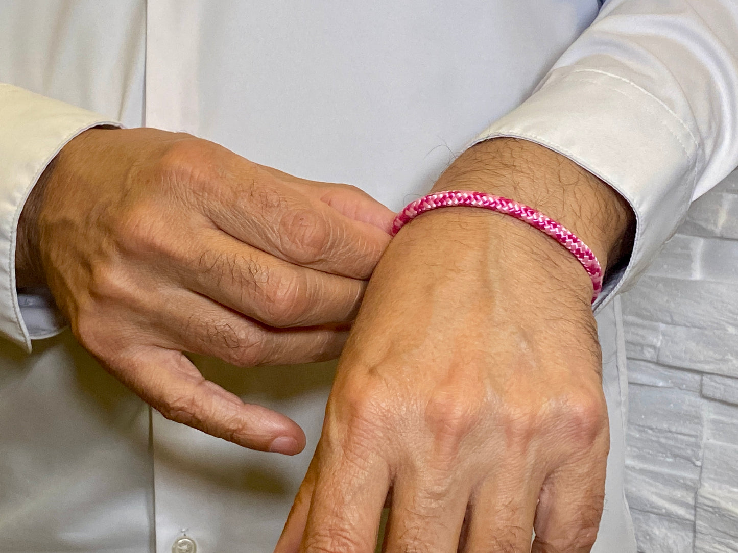 Segeltauarmband mit integrierter Frequenztechnologie