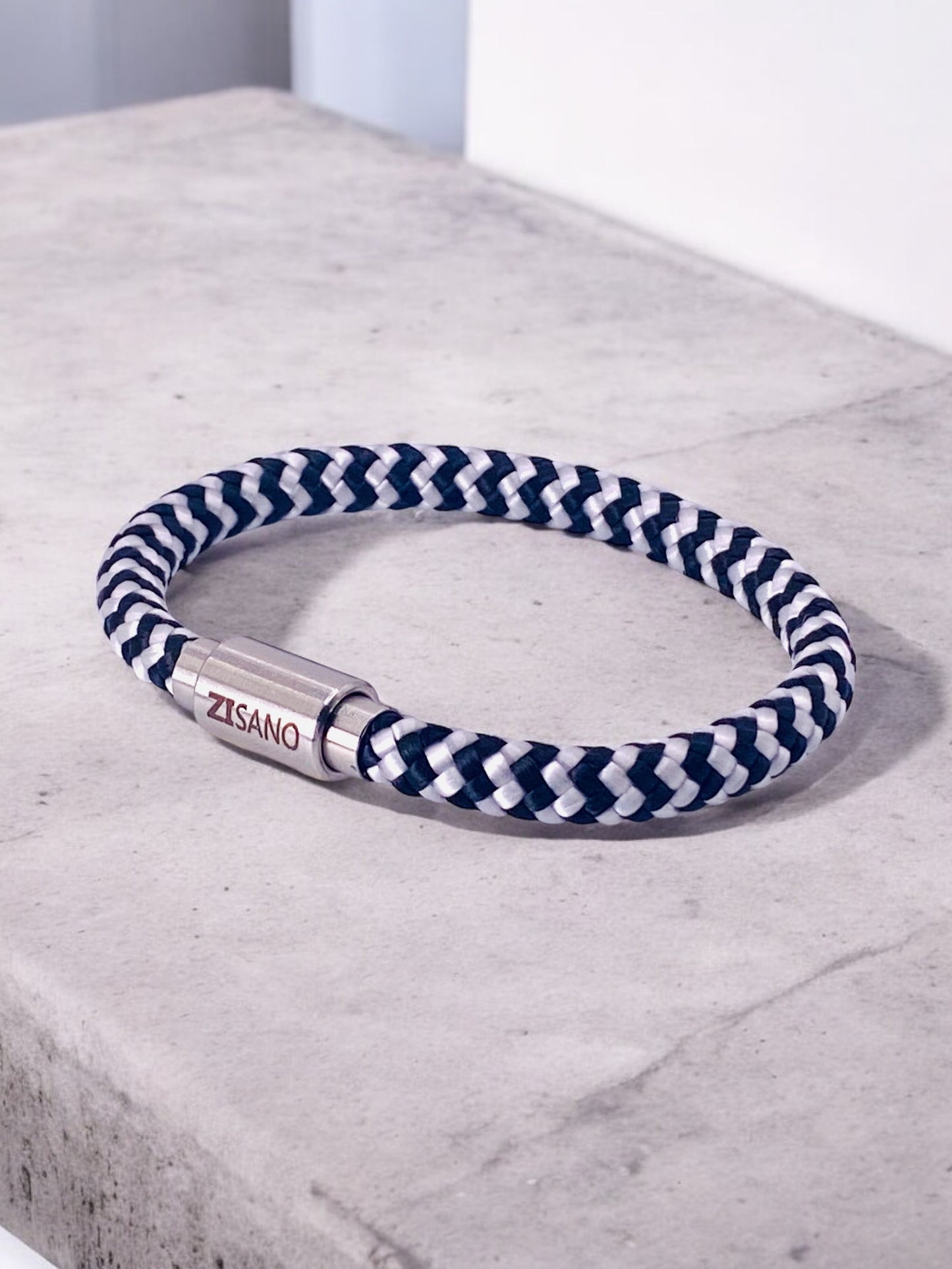 Segeltauarmband mit integrierter Frequenztechnologie